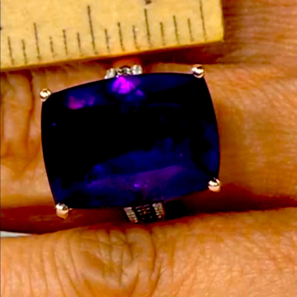 Beautiful Amethyst Ring - Picture 6 of 10